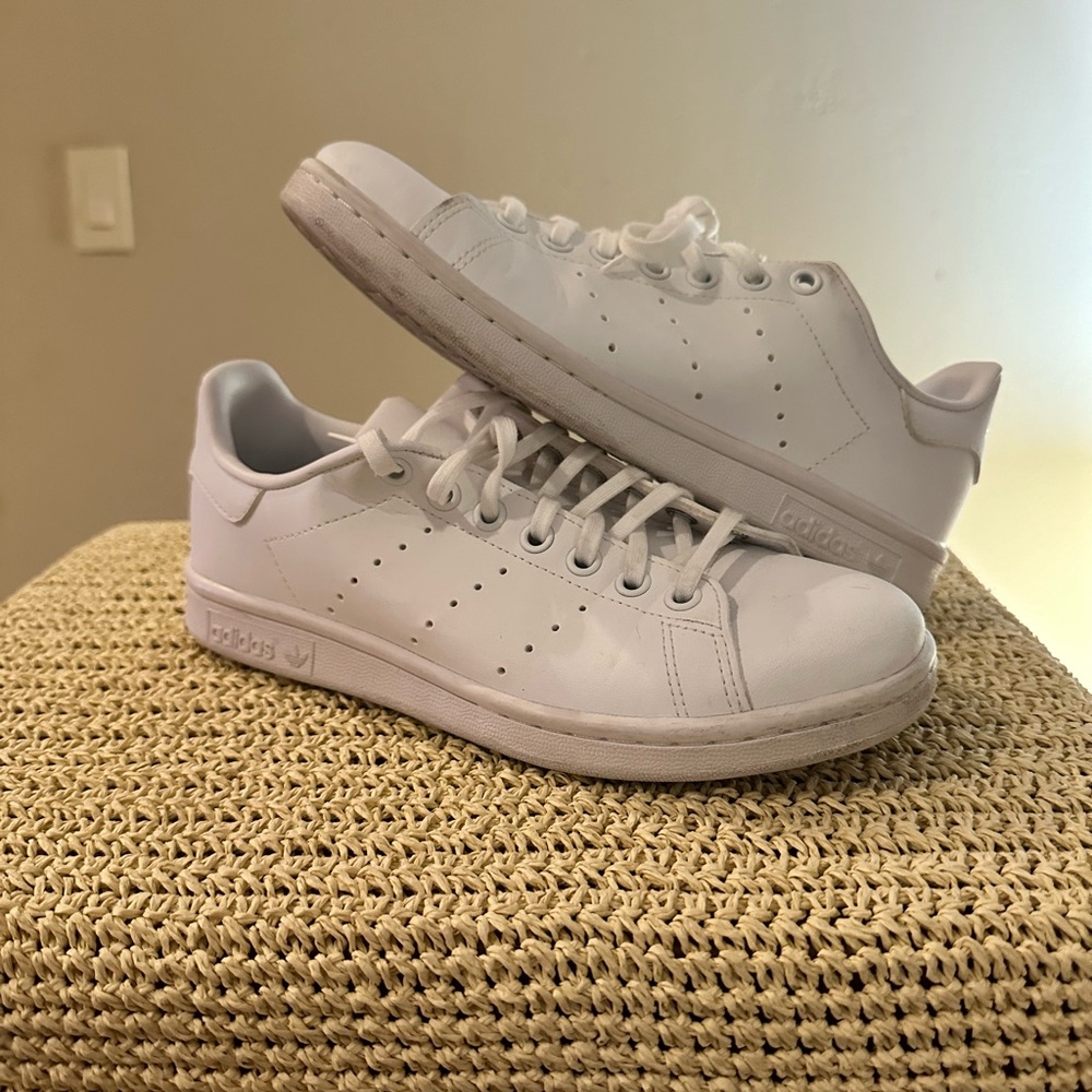 Adidas Stan Smith size 5.5 youth